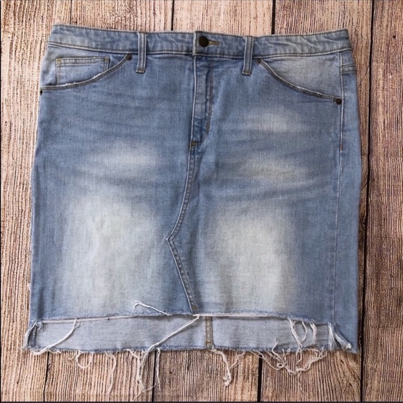 Universal Thread Dresses & Skirts - Universal Thread 16 33 Light Denim Cutoff Skirt